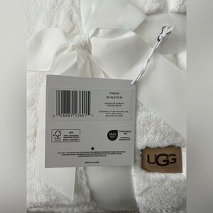 NEW UGG Snow White throw